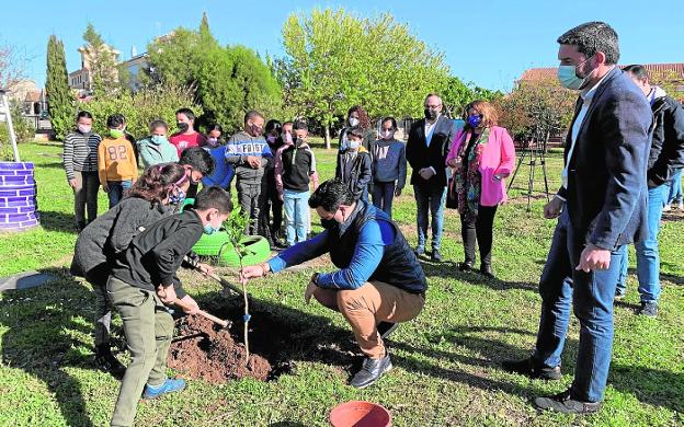 Los escolares de San Javier se suman a la lucha contra el cambio climático