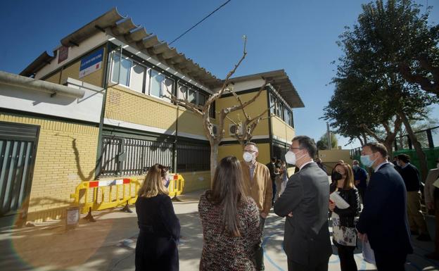 El principio del fin del amianto en colegios e institutos de Murcia arrancará este verano en 11 centros