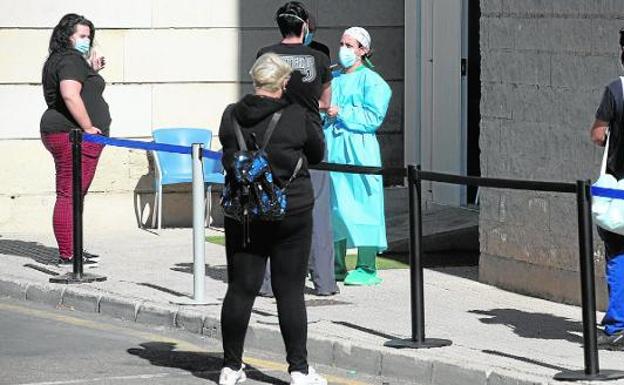 Satse pide «prudencia» esta Semana Santa y alerta del «agotamiento» de los sanitarios