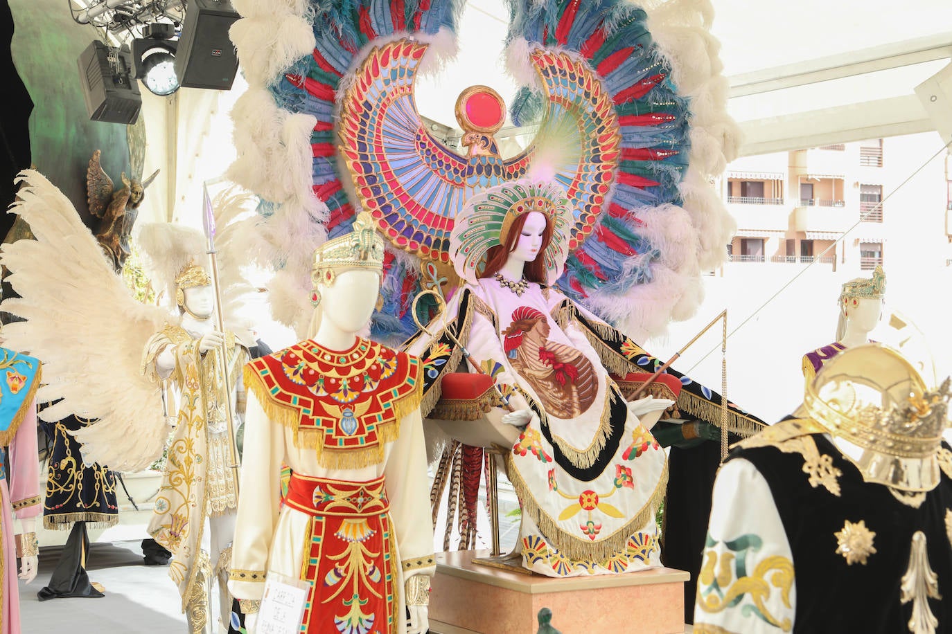 Una procesión a pie de calle en Lorca