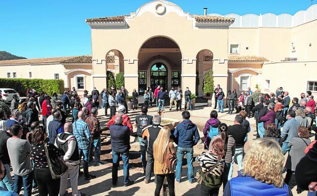 Empresa y sindicatos pactan la salida de 118 trabajadores del complejo La Manga Club