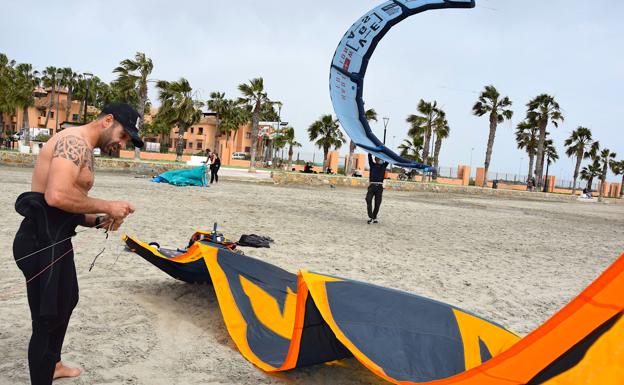 Motín playero contra los «tapabocas»