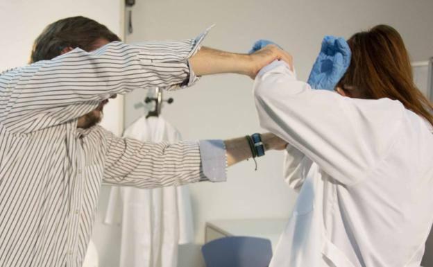 Satse elabora un proyecto con 50 medidas para acabar con las agresiones a los profesionales sanitarios en la Región