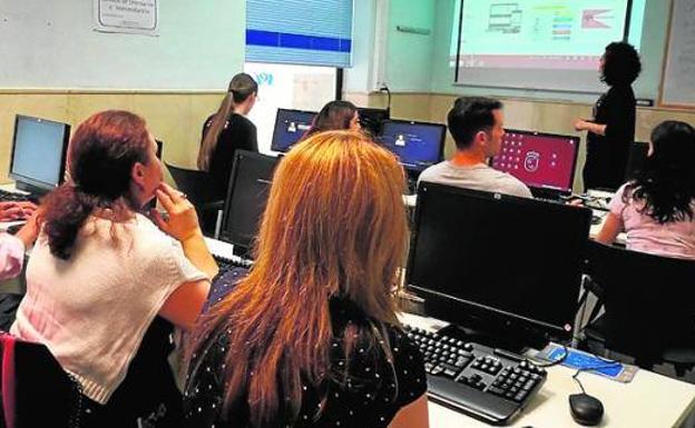 El SEF iniciará 188 cursos gratuitos de formación en abril para desempleados y ocupados