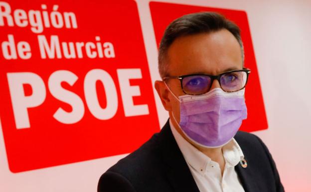 PSOE y Podemos se suman a la petición de elecciones