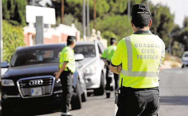 Interceptado en Alcoy un camionero que viajaba de Murcia a Suecia y quintuplicaba la tasa de alcohol