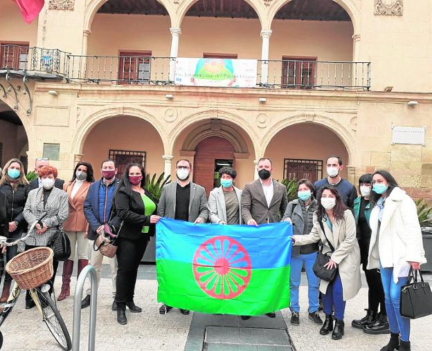 Visibilidad en Lorca al pueblo gitano en su Día Internacional