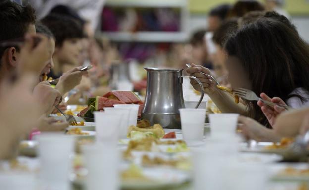 Las familias de la Región en paro por la Covid tendrán preferencia para las becas de comedor