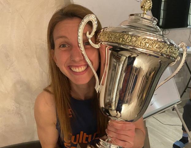 Laura Gil levanta la Eurocup femenina con el Valencia