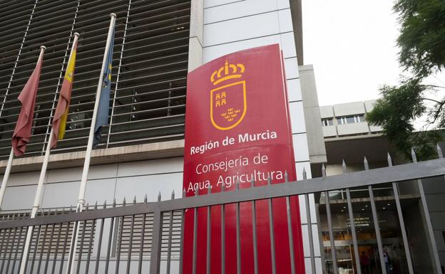 Denuncian una «caza de brujas» contra funcionarios afiliados a Cs en la Consejería de Agricultura