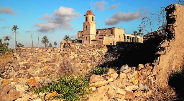 Urbanismo corrige a Castejón y la aboca a exigir ya el arreglo de San Ginés de la Jara