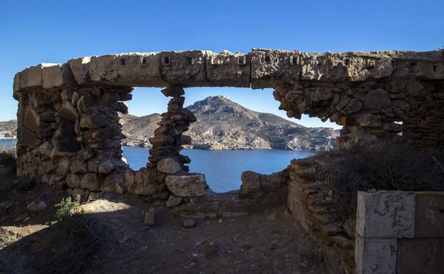 Defensa comunica al Ayuntamiento de Cartagena el inicio de los trabajos de protección de la Batería de la Podadera