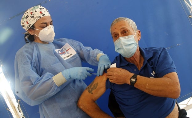 ¿Qué probabilidades tengo de sufrir un trombo por una vacuna de AstraZeneca?