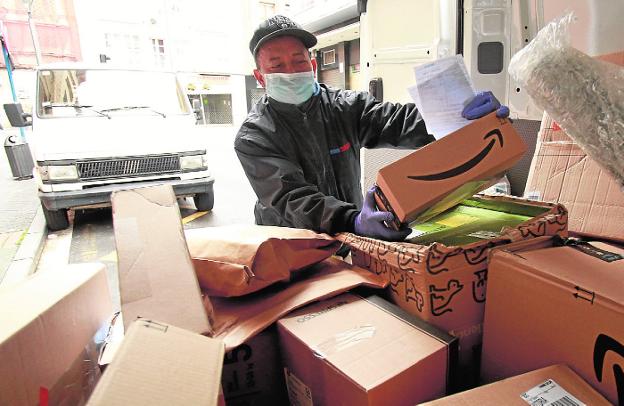 La logística interior de la Región se dispara un 27,7% con el comercio electrónico