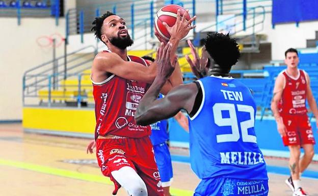 El Real Murcia se acerca a la salvación tras ganar en Melilla