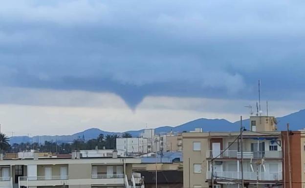 Espectacular manga marina entre Calblanque y Cabo de Palos
