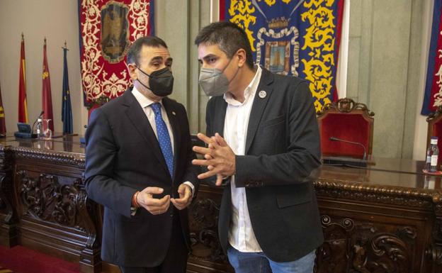 MC subraya que «las cuentas de 2020 estaban infladas» y sospecha que hay «facturas en los cajones»