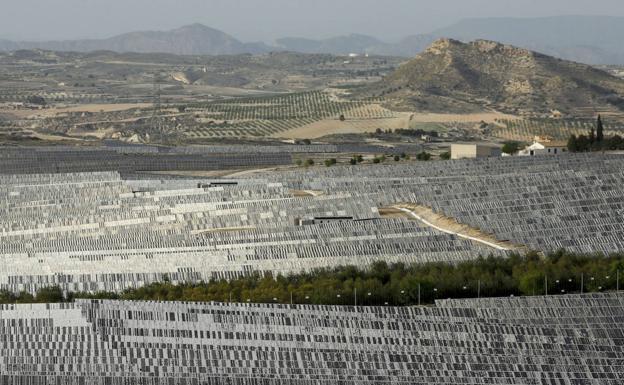 Fomento rechazará las plantas solares que no se integren en el paisaje