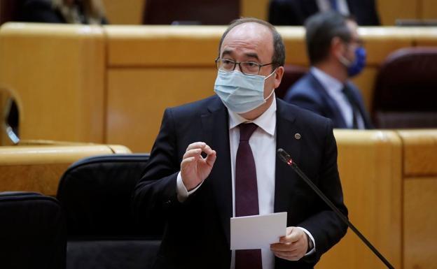 Las administraciones deberán cubrir en un máximo de tres años las plazas de interinos