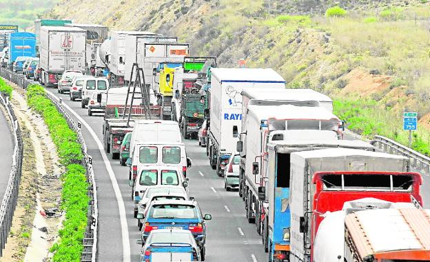 El transporte lleva al juzgado 300 demandas contra el 'cártel de los camiones'