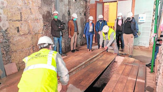 Un biznieto de Peral conoce la futura casa museo del inventor