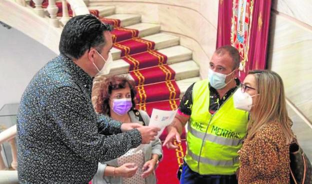 Acuerdo para asegurar que las playas de Cartagena estarán listas en verano