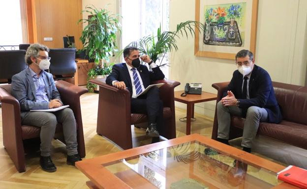 El Ayuntamiento de Murcia y la UMU estudian hacer gratuitas las líneas de autobús al Campus de la Salud de El Palmar