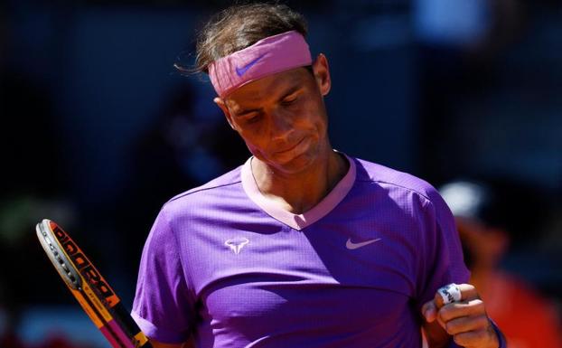 Nadal no da opción a Alcaraz en un duelo generacional