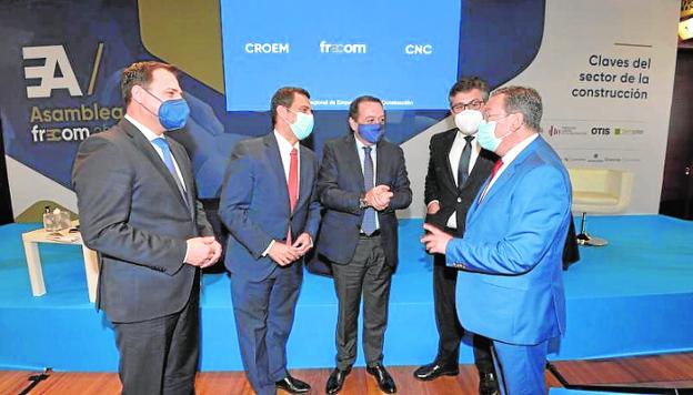 Los constructores piden agilizar los trámites para evitar fugas de inversores