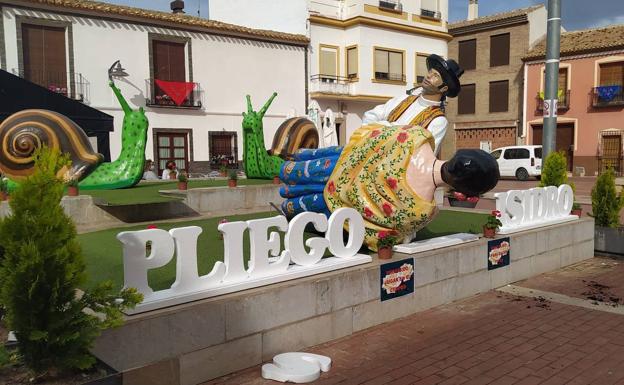 Destrozan el monumento huertano de Pliego
