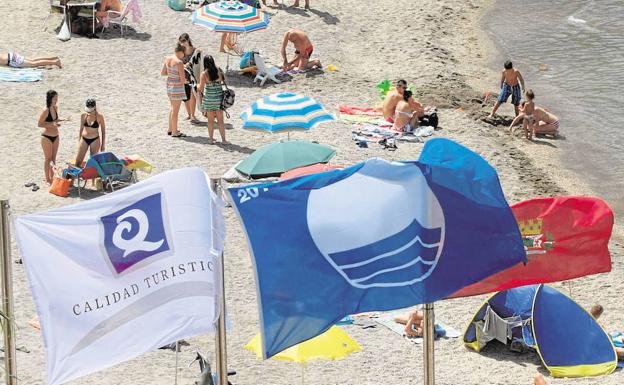 El Mar Menor se queda sin banderas azules por quinto año consecutivo
