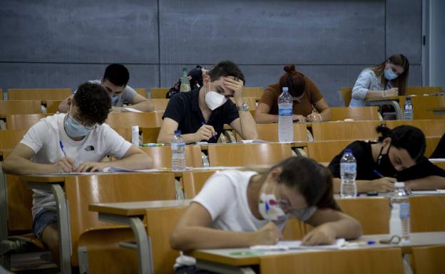 Los alumnos con Covid en la fecha de la Ebau podrán hacerla 15 días después