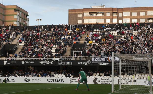 El Efesé pide a las autoridades el regreso de la afición al Cartagonova