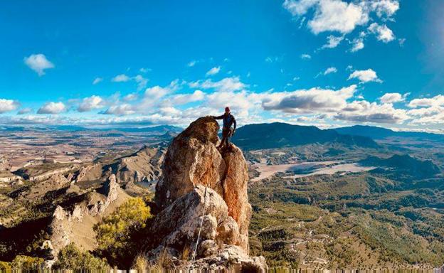 Aficionados a la escalada de Cieza se quejan por las restricciones que les impone Medio Natural