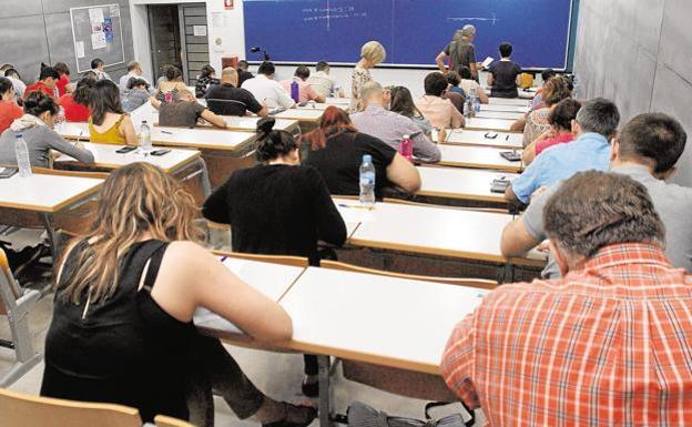 Las oposiciones de Secundaria en la Región se desarrollarán en 66 sedes repartidas en 26 localidades