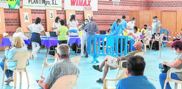 Pedreño: «La segunda dosis de AstraZeneca es necesaria porque la inmunidad va bajando»