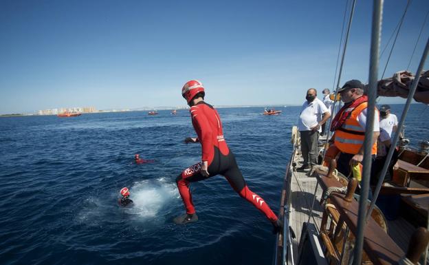 Rescate por mar y aire en Isla Grosa