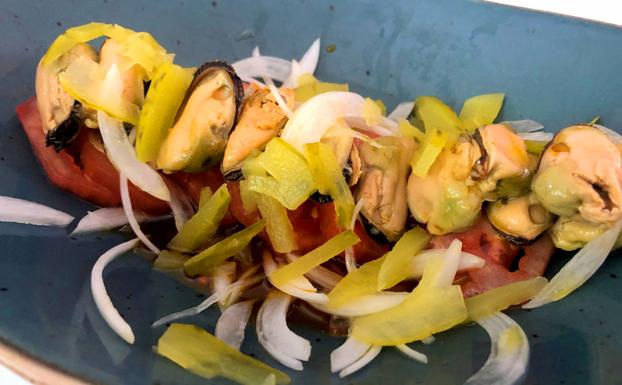 Ensalada de mejillones y tomates