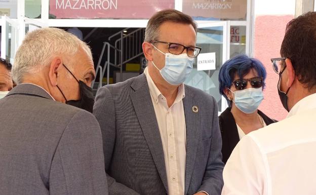 Conesa critica a López Miras por decir que la gente no quiere vacunarse con AstraZeneca