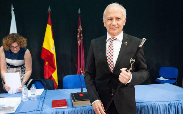 El alcalde de Las Torres de Cotillas dimite por motivos personales y anuncia que se retira de la vida política