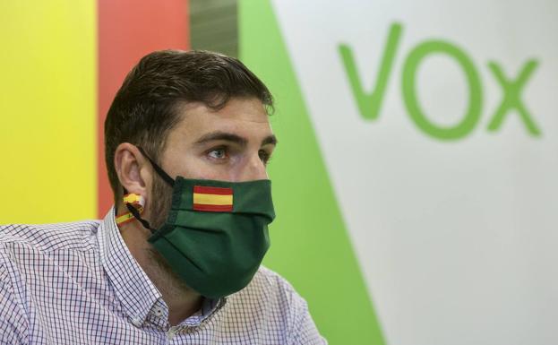 Vox pide a López Miras que se niegue a recibir más 'menas' en la Región de Murcia