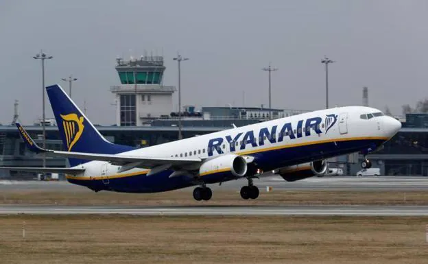 Ryanair vende vuelos por solo 5 euros desde el aeropuerto de Murcia y Alicante para recorrer Europa