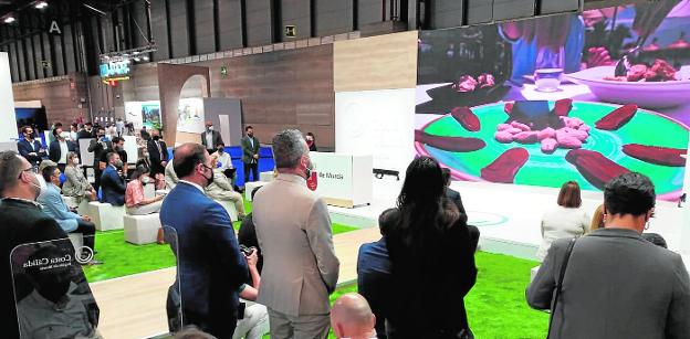 La Región de Murcia celebra su día grande en Fitur vendiendo seguridad, el Mar Menor y el turismo
