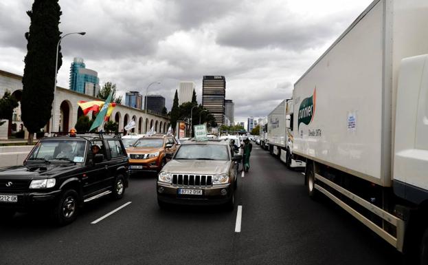 Así ha sido la protesta de los regantes en Madrid en defensa del Trasvase