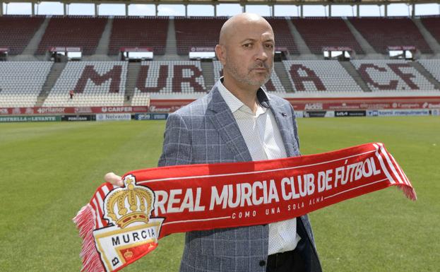 Manolo Molina: «Necesitamos un entrenador valiente que no mire la edad de los jugadores»