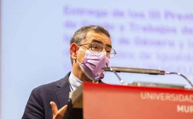 José Luján apuesta por «empezar el próximo curso con el mayor porcentaje posible de actividad presencial»