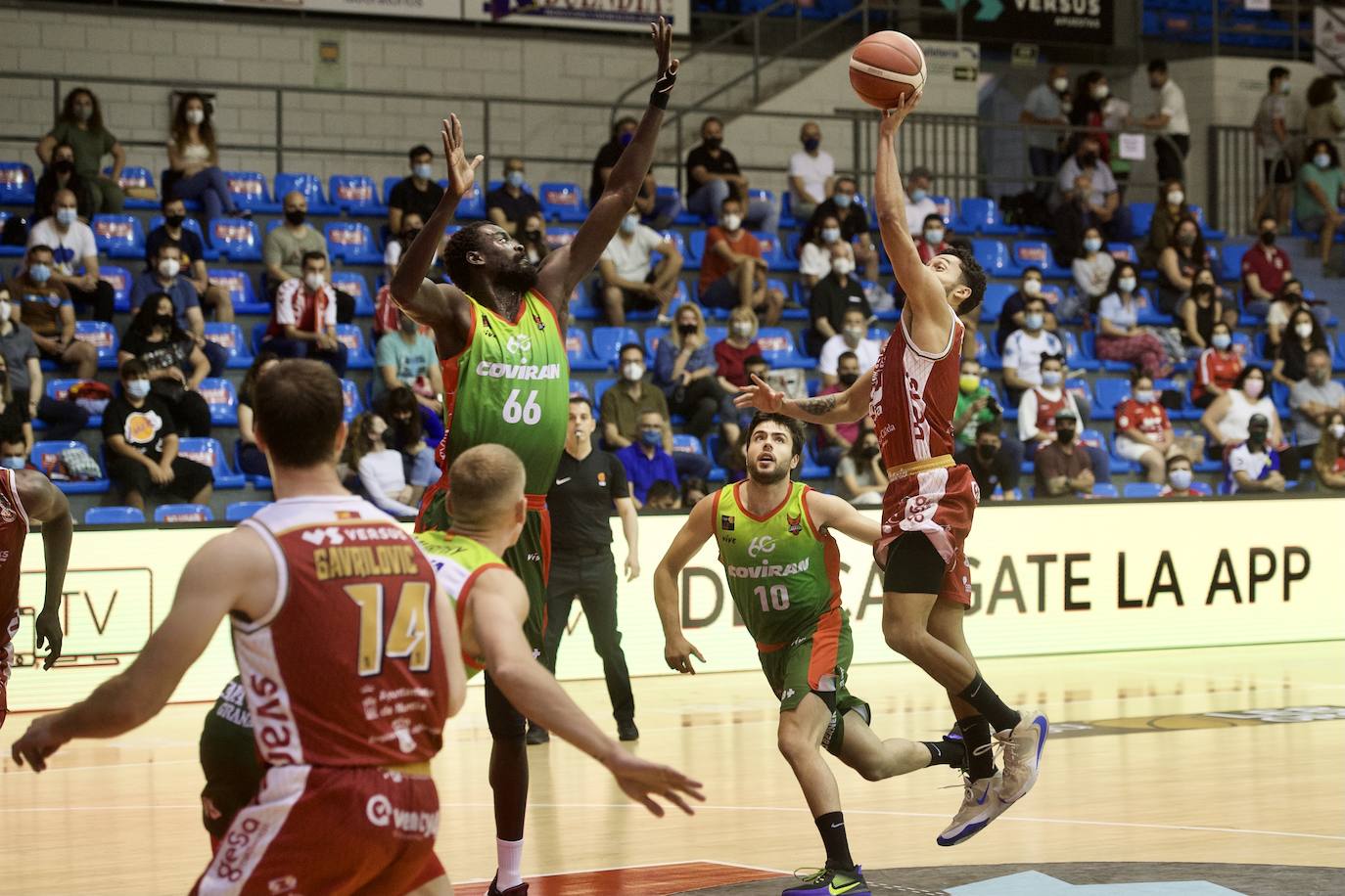 Un Murcia batallador fuerza el tercer partido contra el Covirán (69-62)