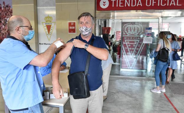 Salud ignora al Ministerio y mantiene su apuesta por AstraZeneca