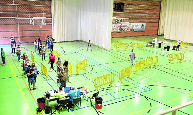 El SMS mantendrá la mayoría de refuerzos Covid al menos hasta finales del verano