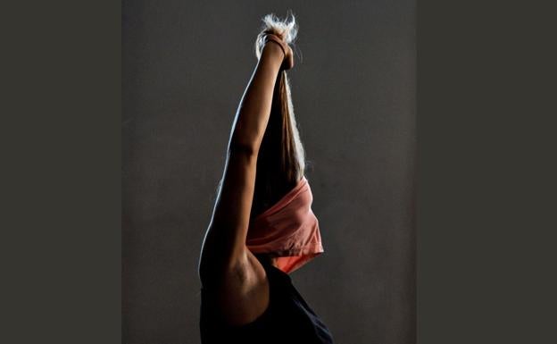 La estigmatización de la mujer camuflada en la Península